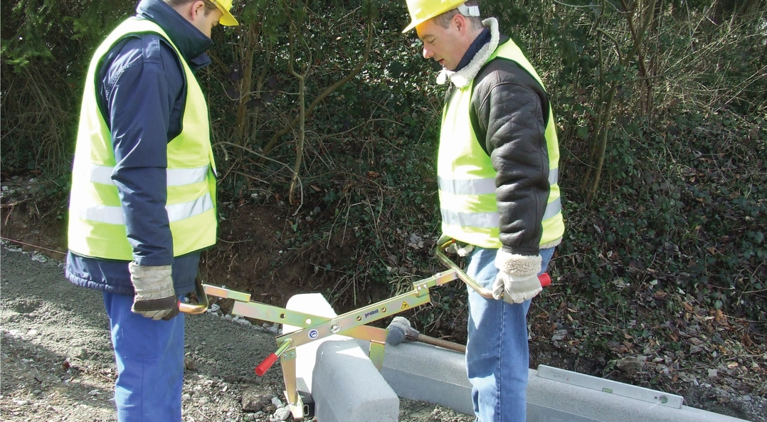 Two Man Kerb Lifter Manual Kerb Lifter 200kg SWL GAP Group