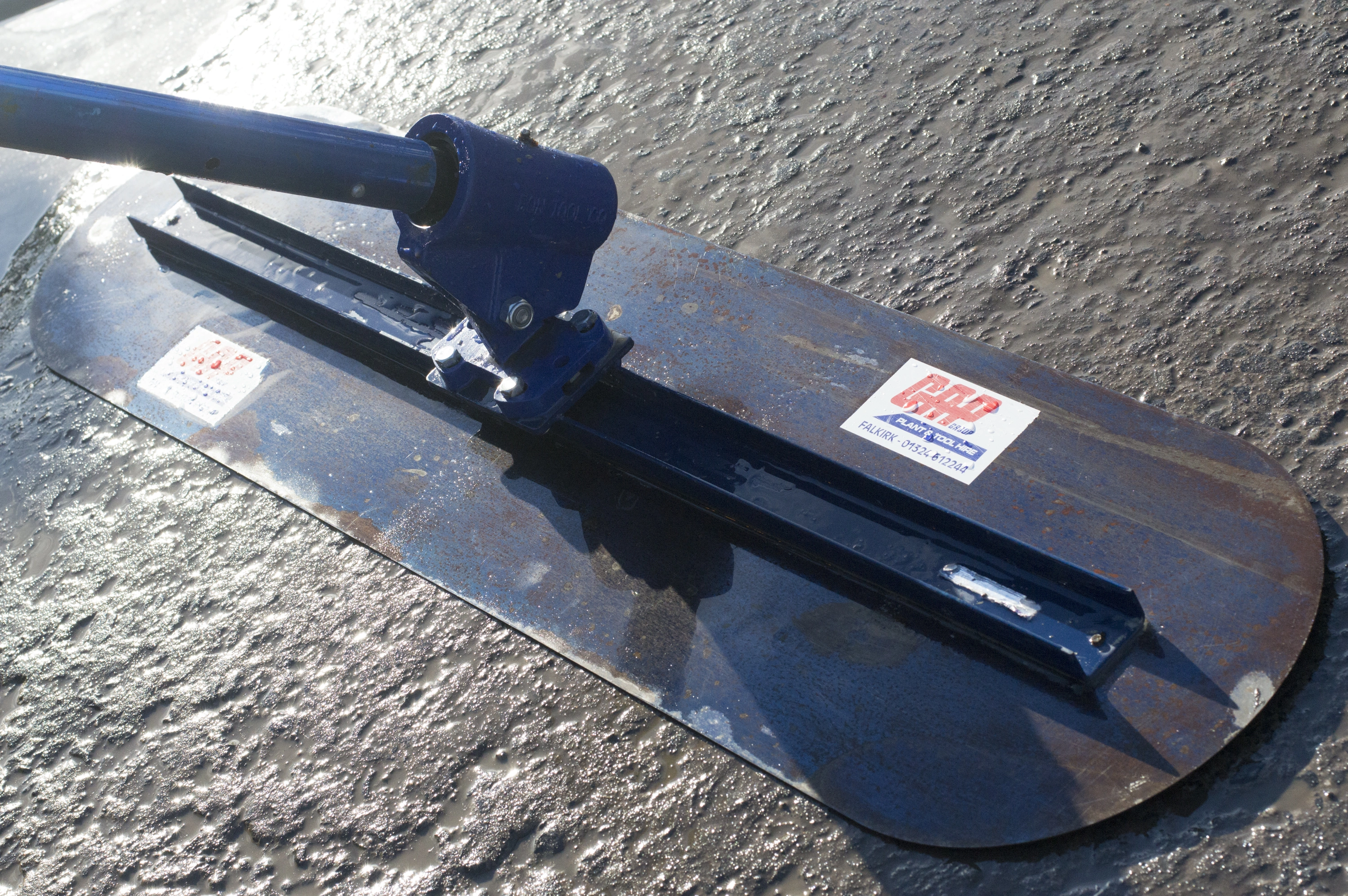 Big blue outlet glider trowel